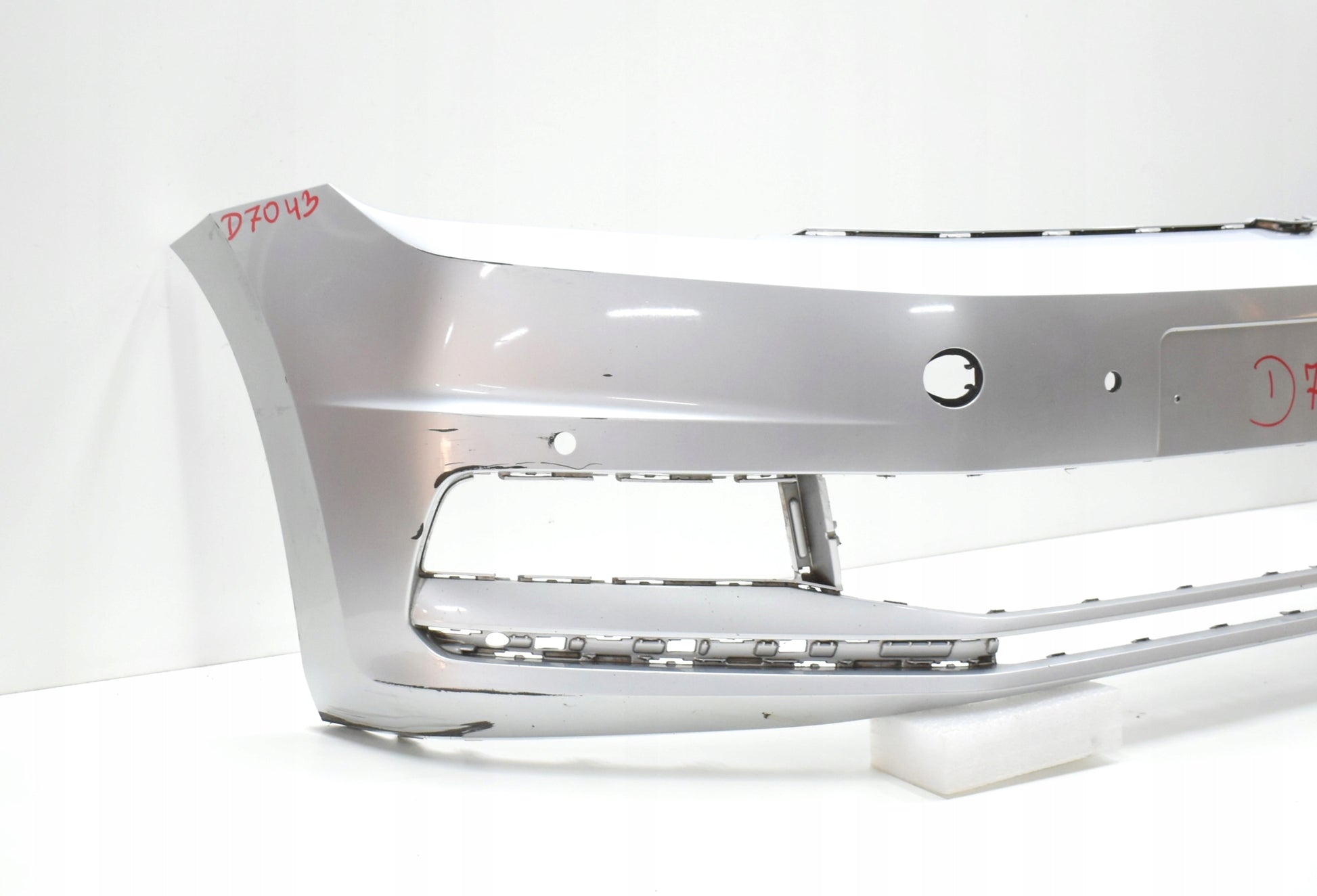 VW TOURAN III 5TA FRONT BUMPER ORG