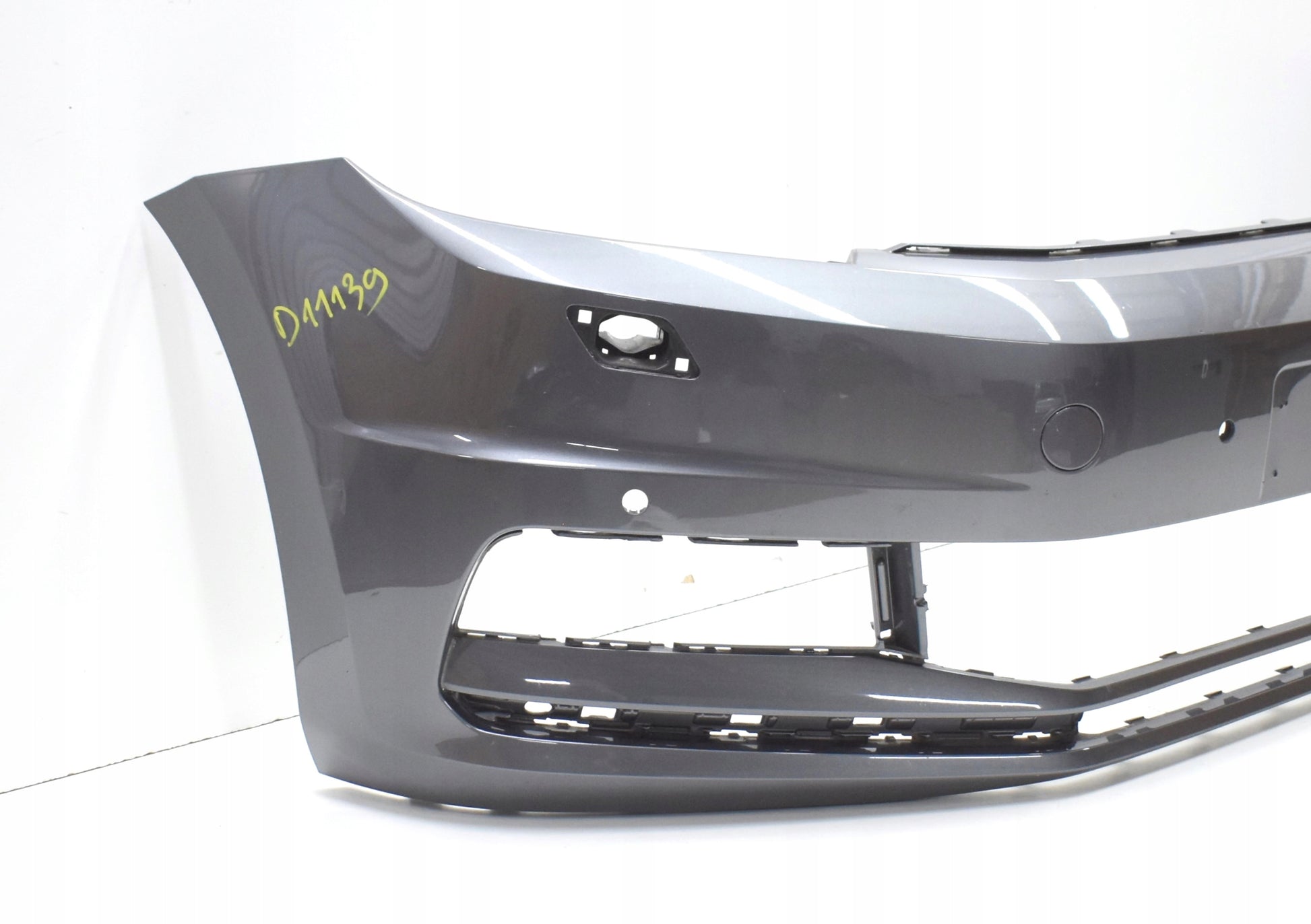 VW TOURAN III 5TA FRONT BUMPER ORG