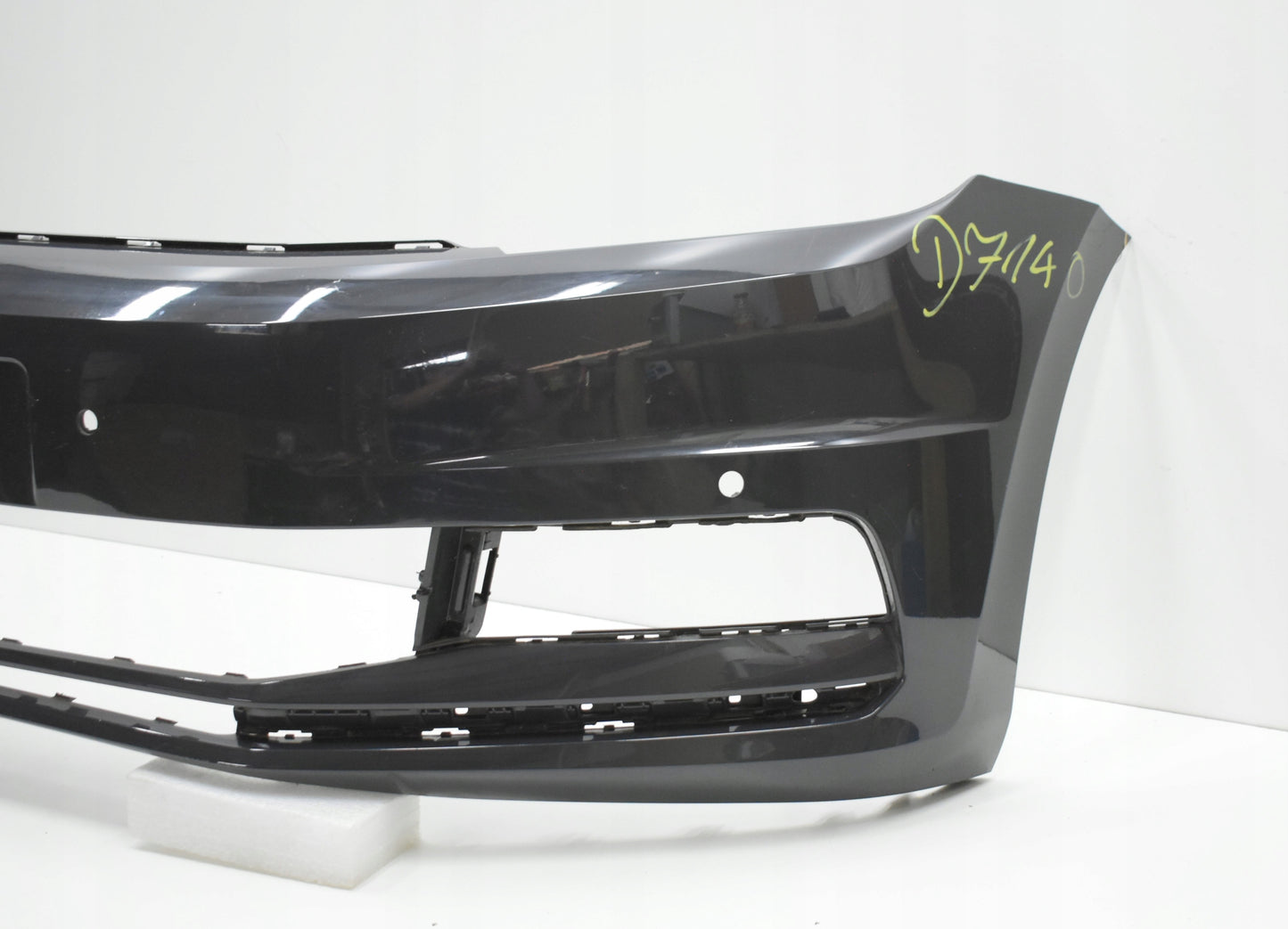 VW TOURAN III 5TA FRONT BUMPER ORG + REINFORCEMENT
