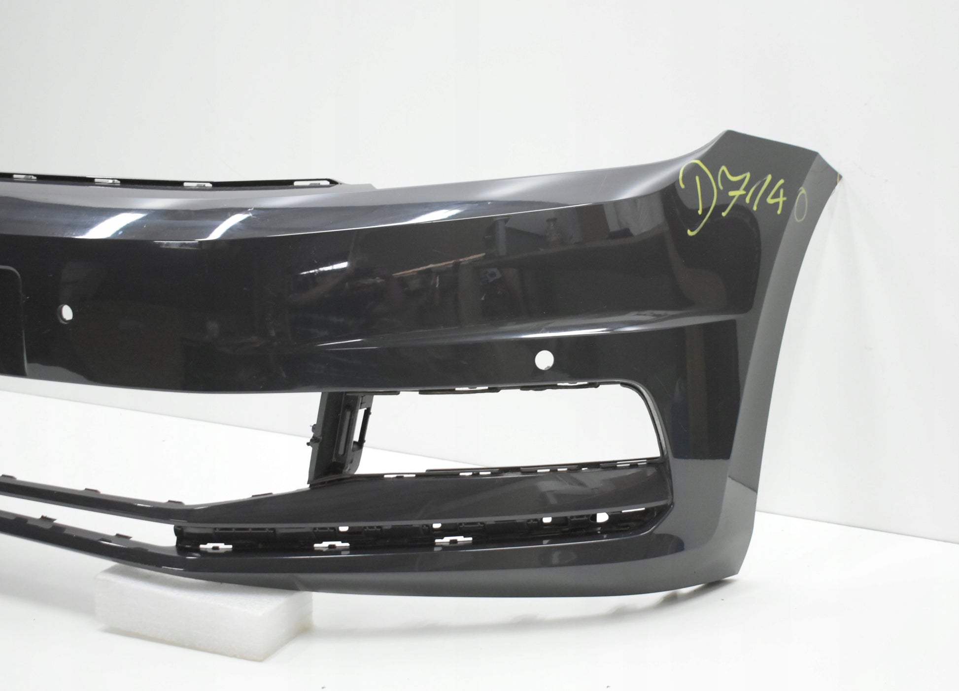 VW TOURAN III 5TA FRONT BUMPER ORG + REINFORCEMENT