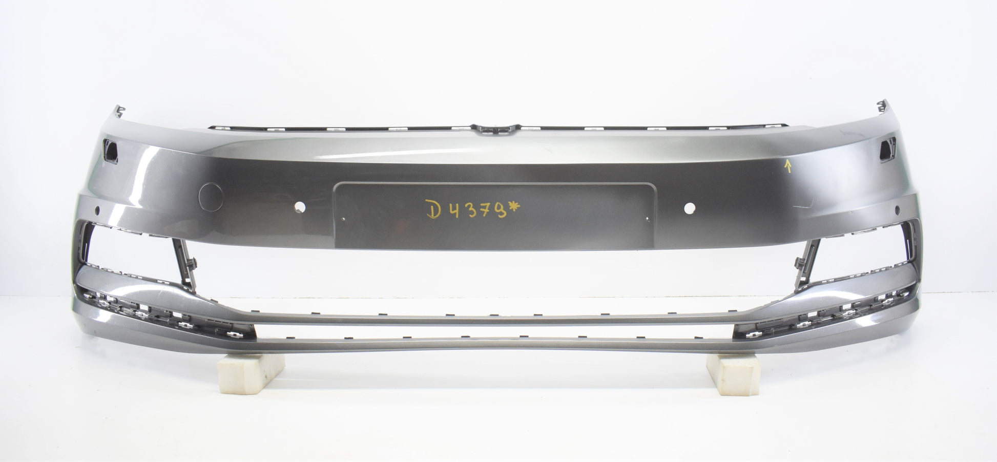 VW TOURAN III 5TA FRONT BUMPER ORG