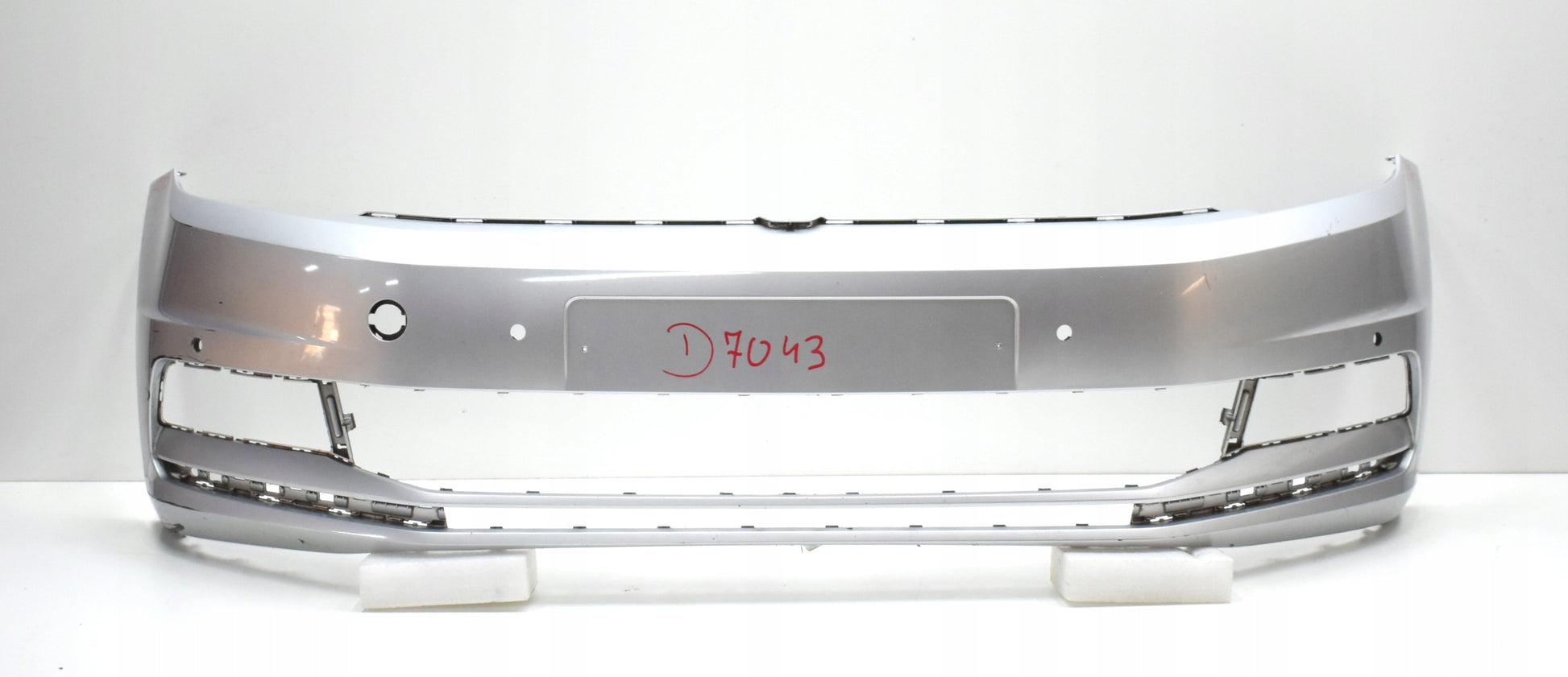 VW TOURAN III 5TA FRONT BUMPER ORG