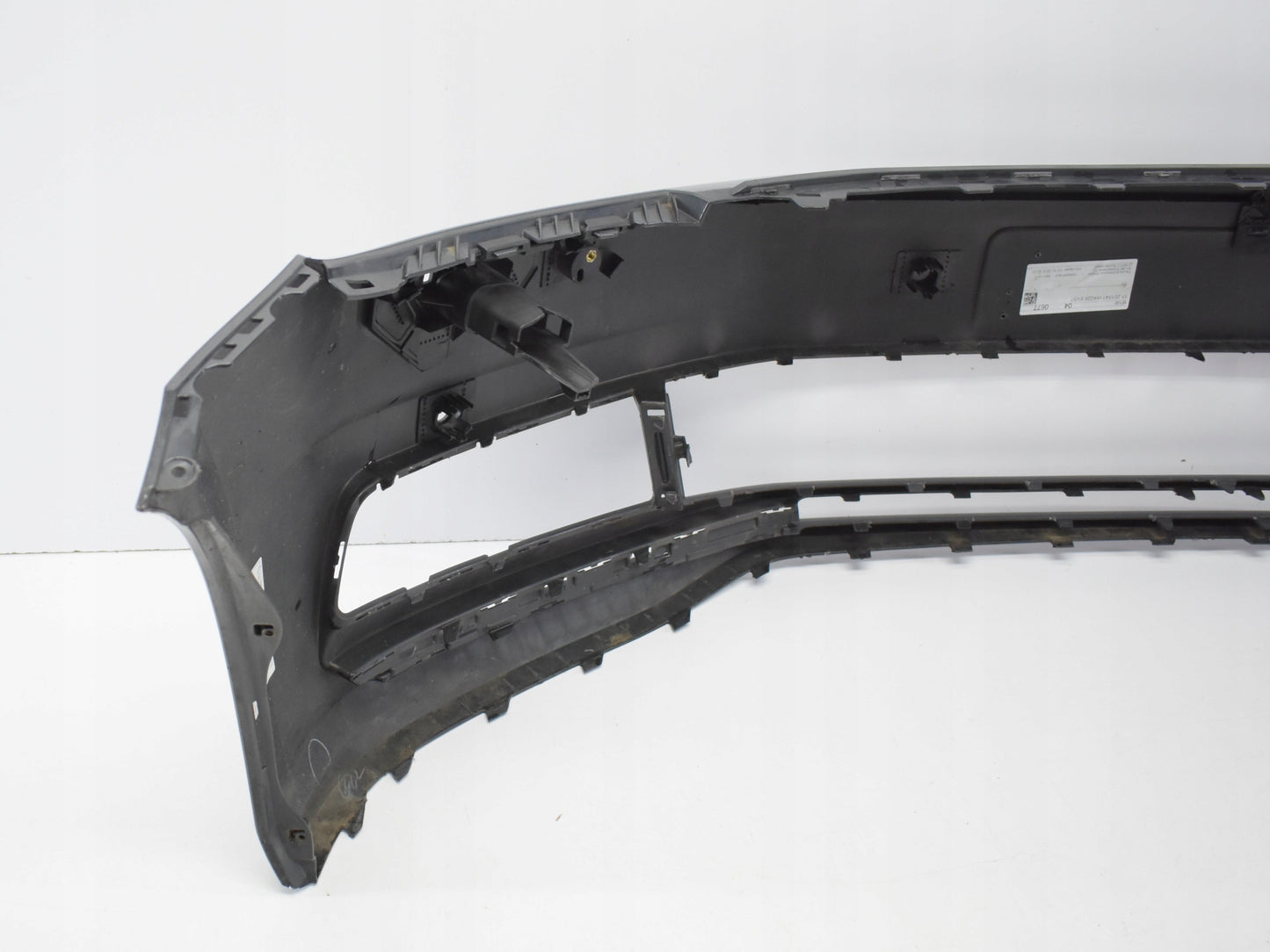VW TOURAN III 5TA FRONT BUMPER EXCELLENT CONDITION