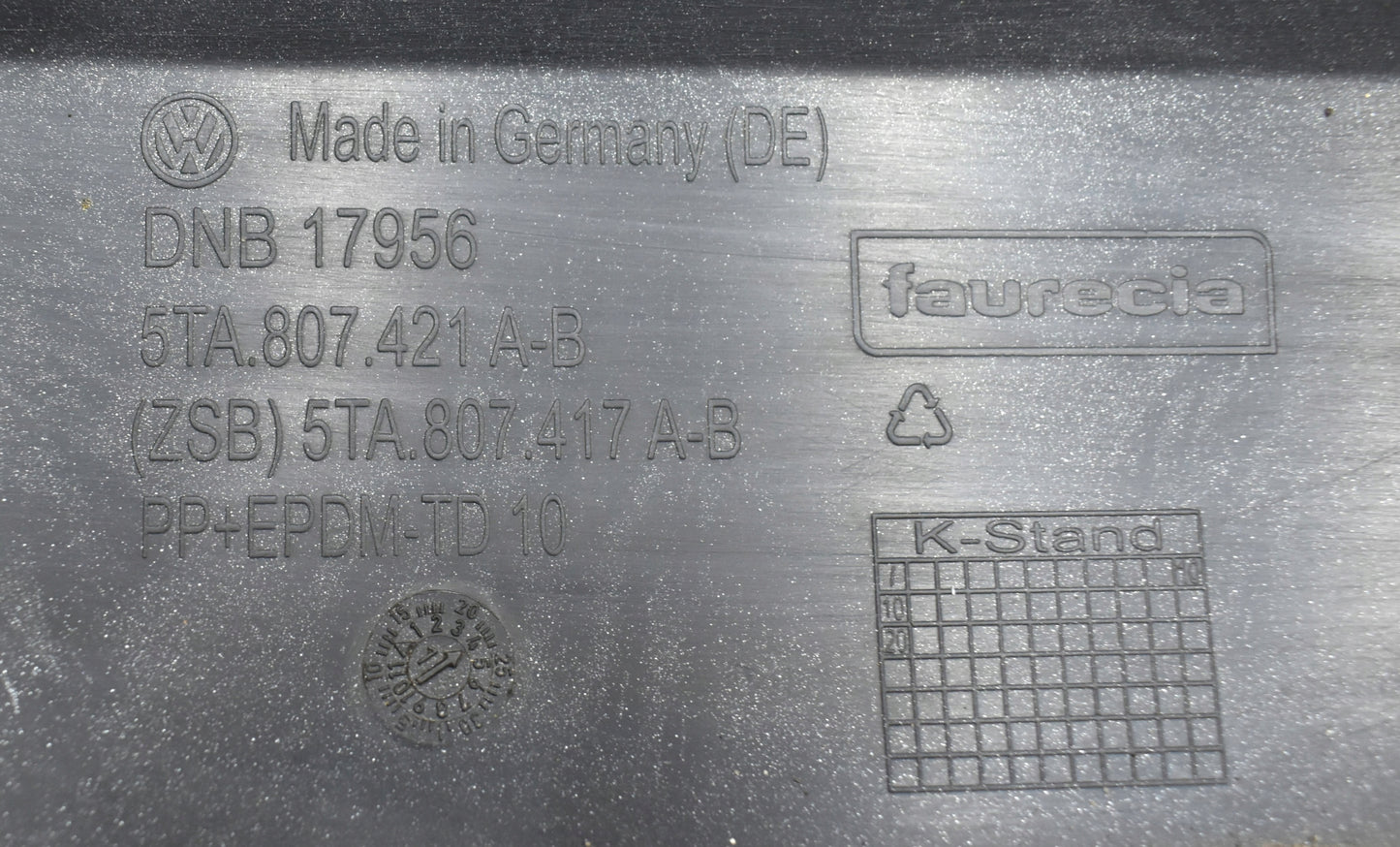 VW TOURAN III 5TA REAR BUMPER ORIGINAL + BOTTOM