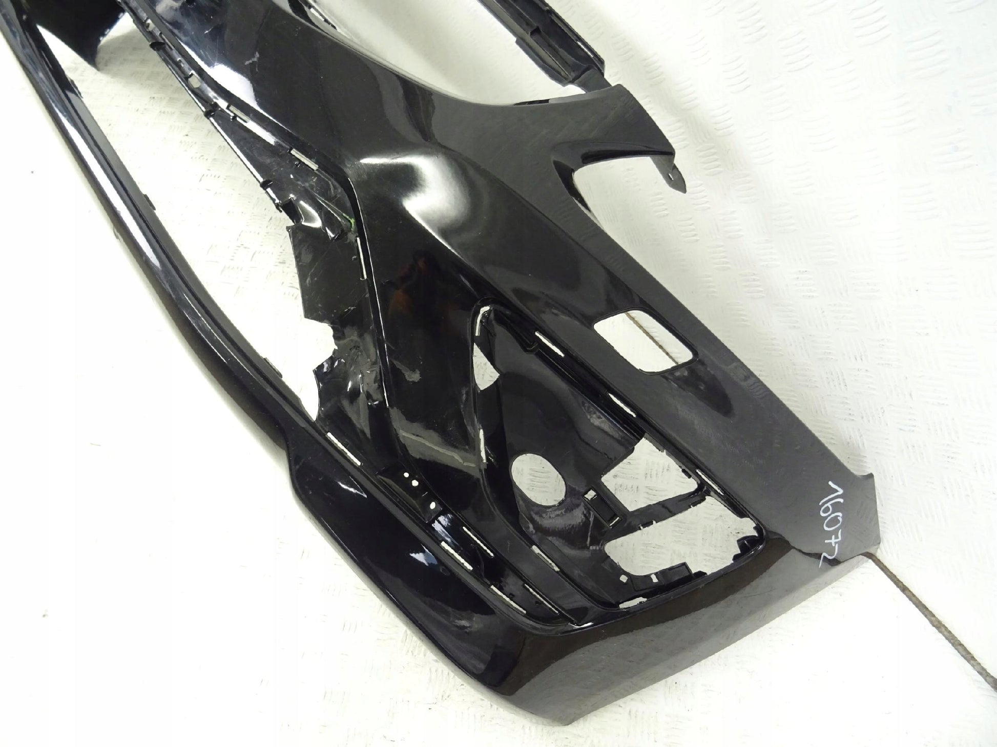 Volvo XC60 R-Design LIFT Front Bumper