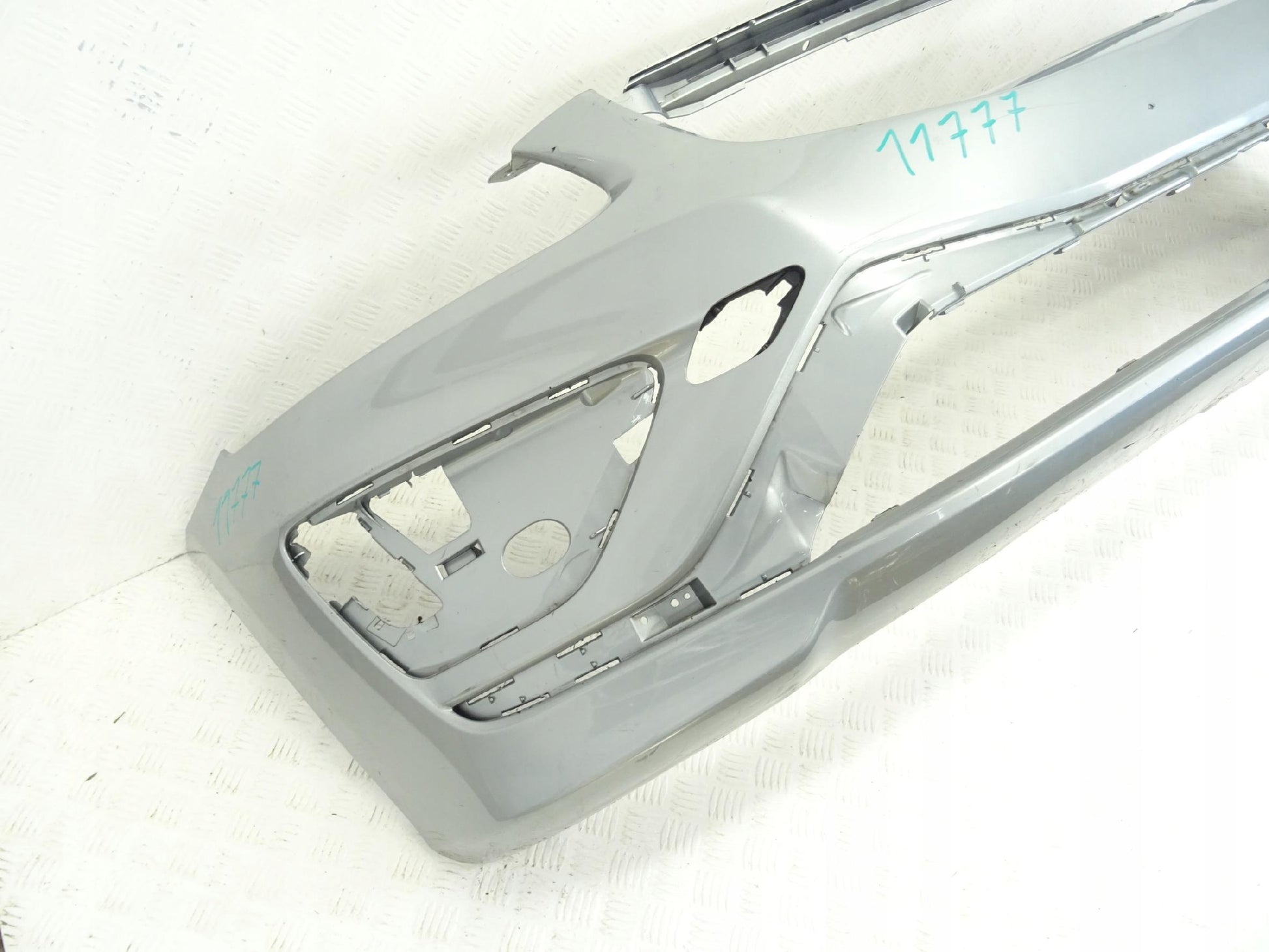 Volvo XC60 R-Design LIFT Front Bumper