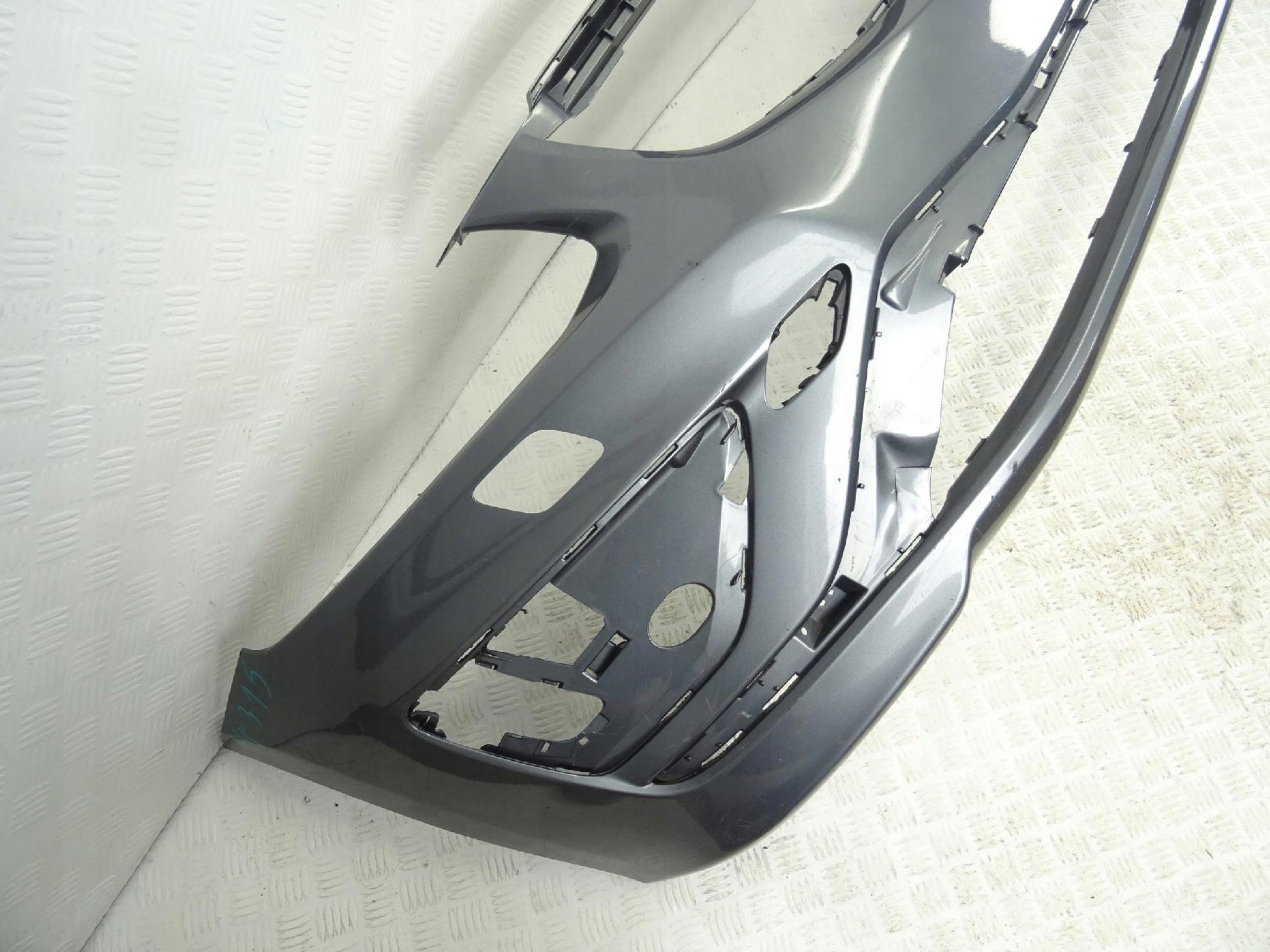 Volvo XC60 R-Design LIFT Front Bumper