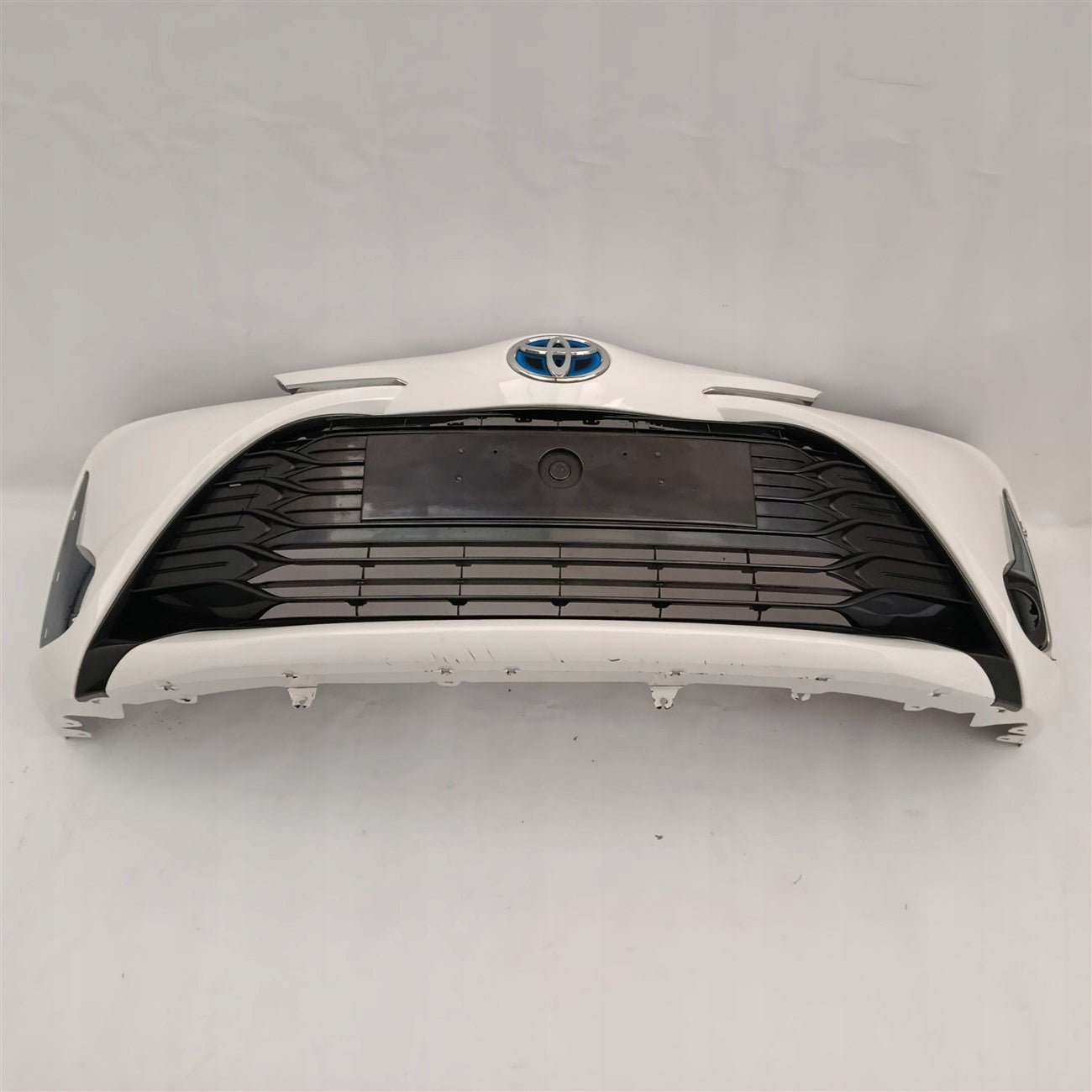 FRONT BUMPER TOYOTA YARIS 4 IV 52119-0DA40