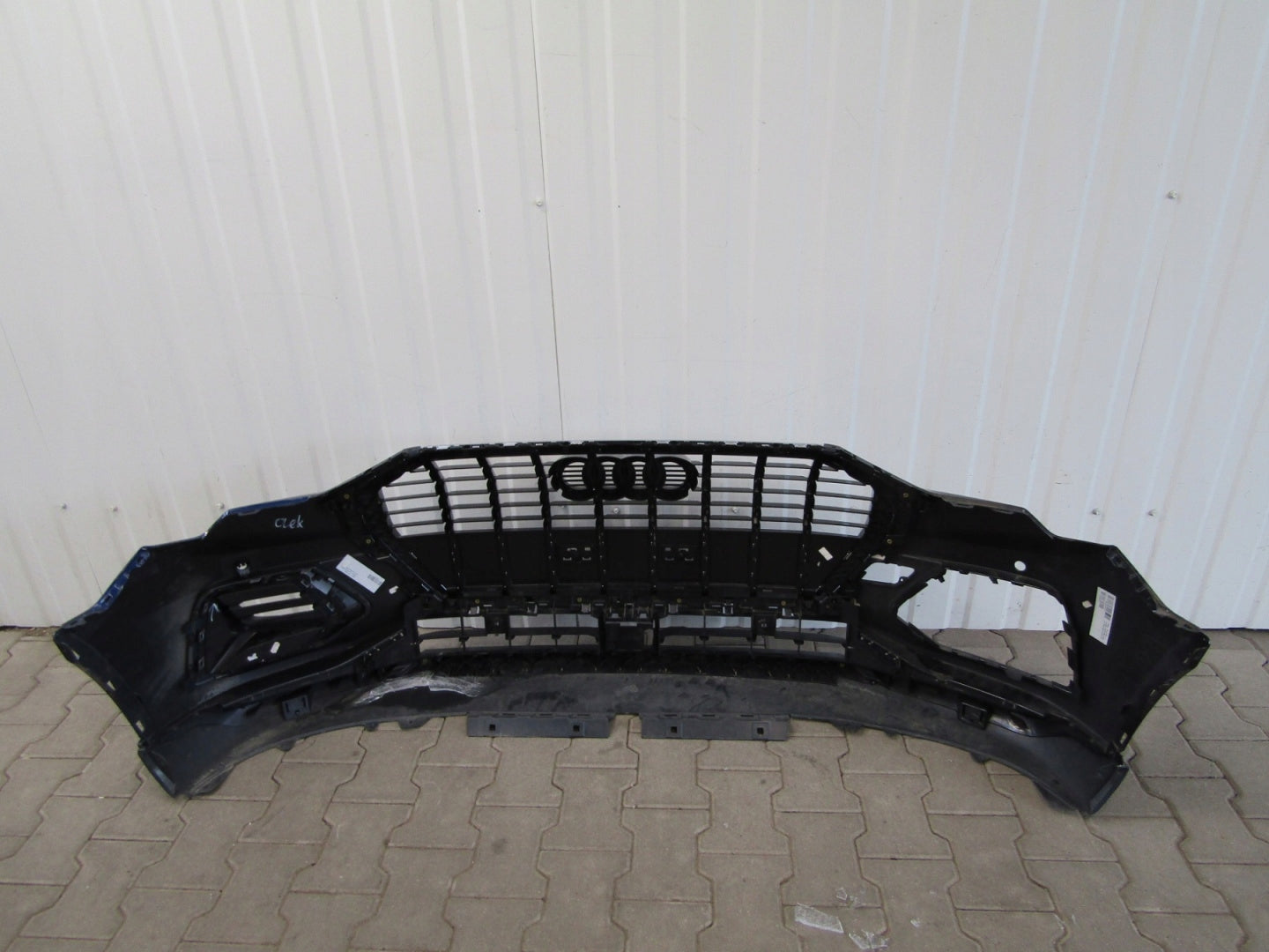 Front bumper Audi Q3 83A 18-