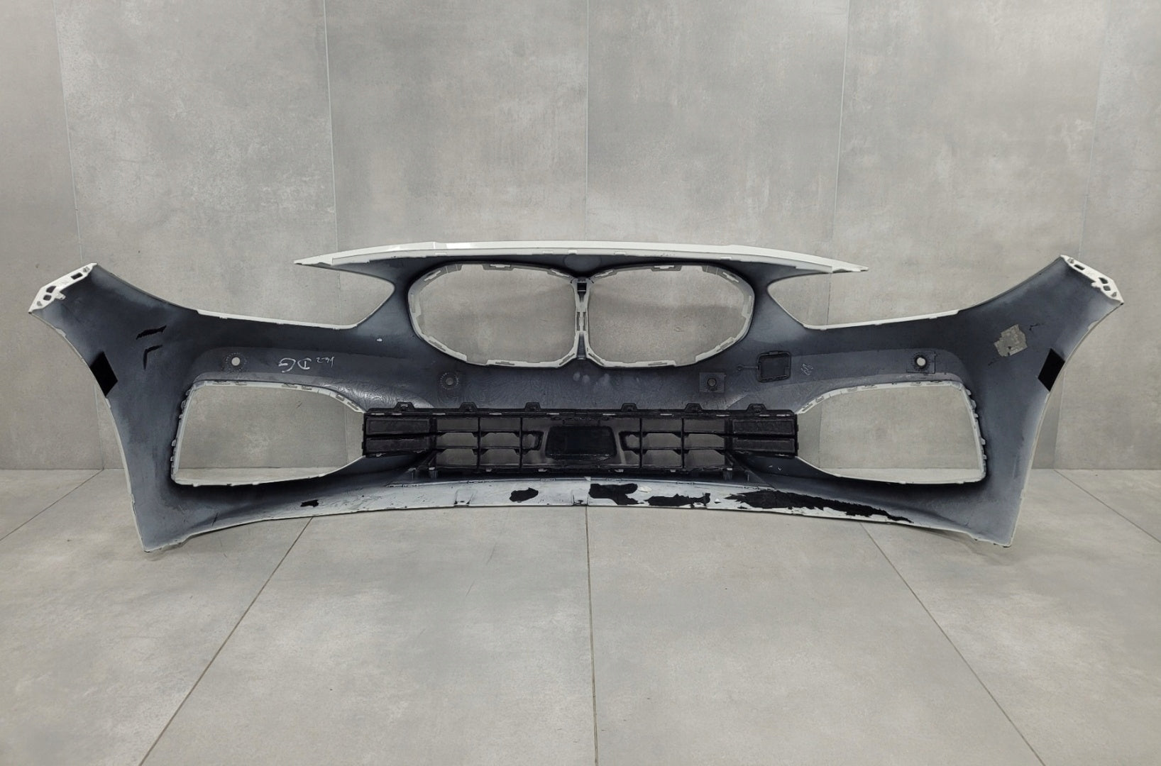 Front Bumper BMW 1 F40 Sport Line 2019-