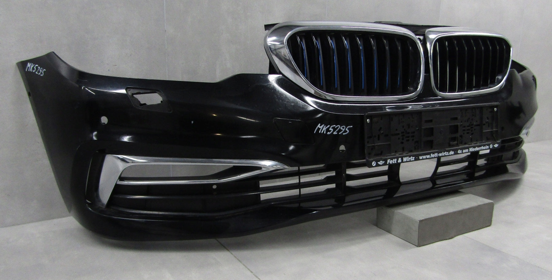 Front Bumper for BMW 5 G30 G31 Luxury Line 17-20 (+ roller blind)