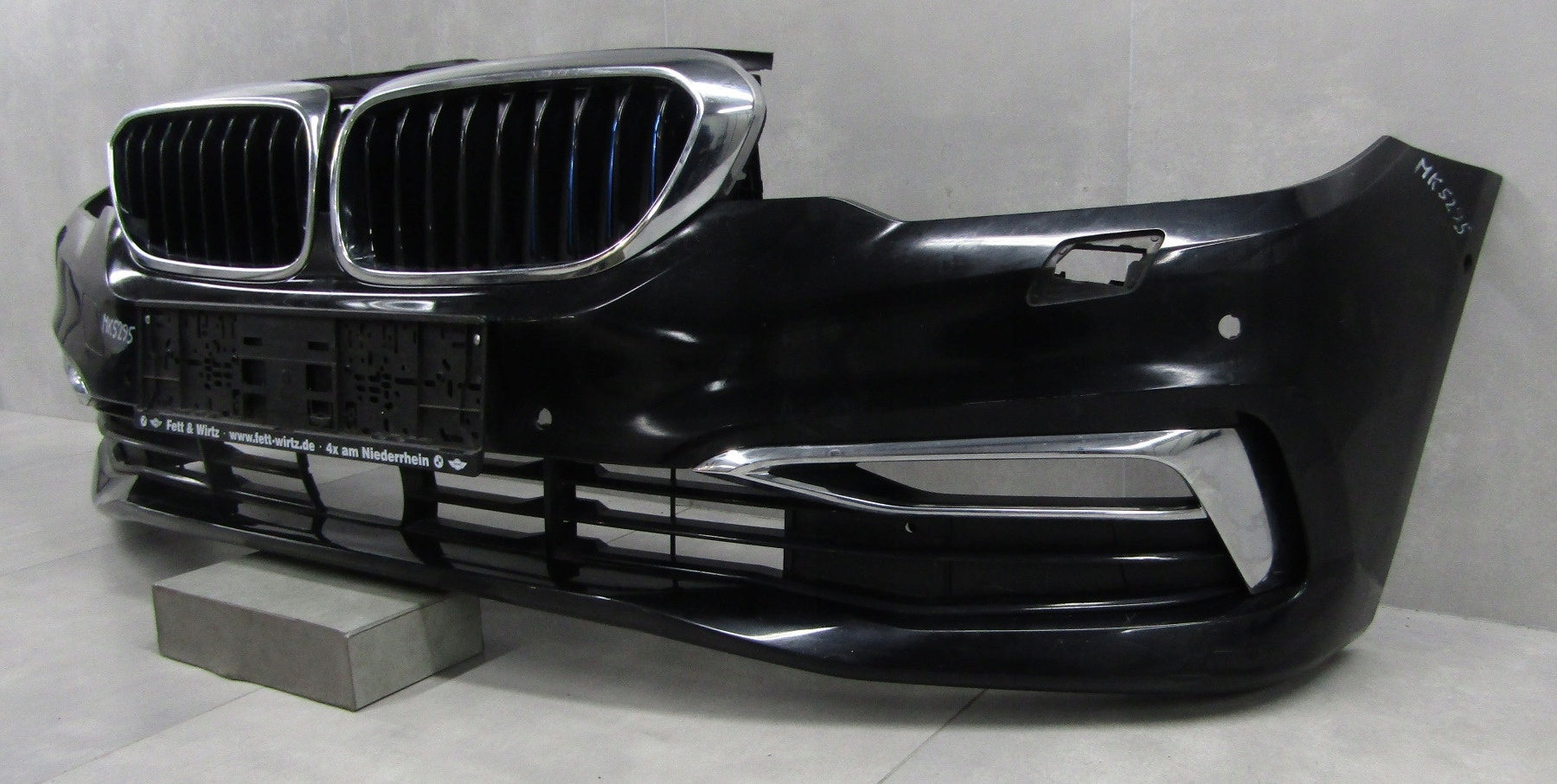 Front Bumper for BMW 5 G30 G31 Luxury Line 17-20 (+ roller blind)