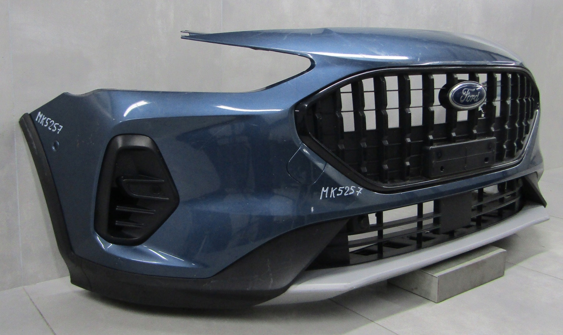 Ford Focus Mk4 IV Active Front Bumper 22- (+ 6PDC + Wiring Harness)