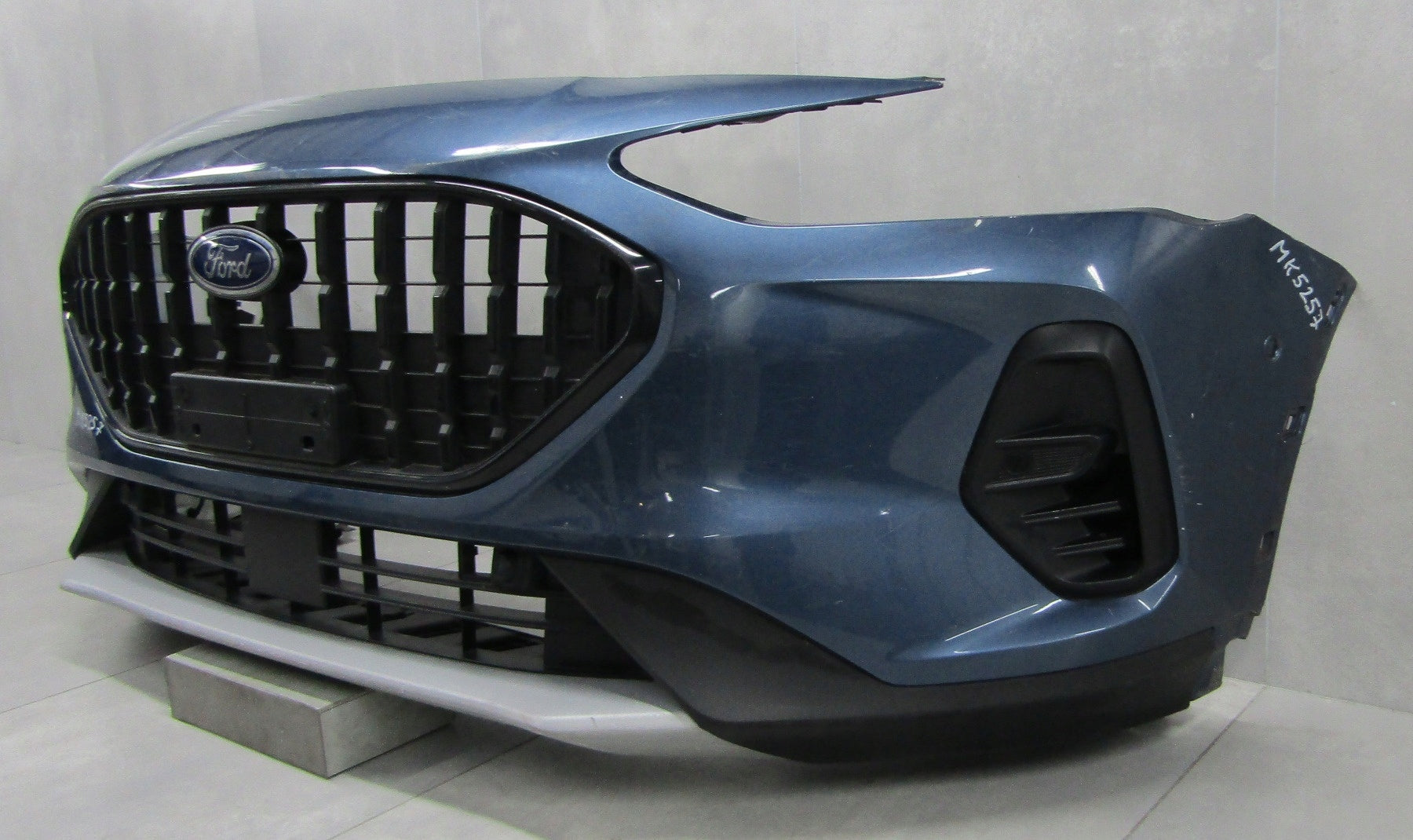 Ford Focus Mk4 IV Active Front Bumper 22- (+ 6PDC + Wiring Harness)