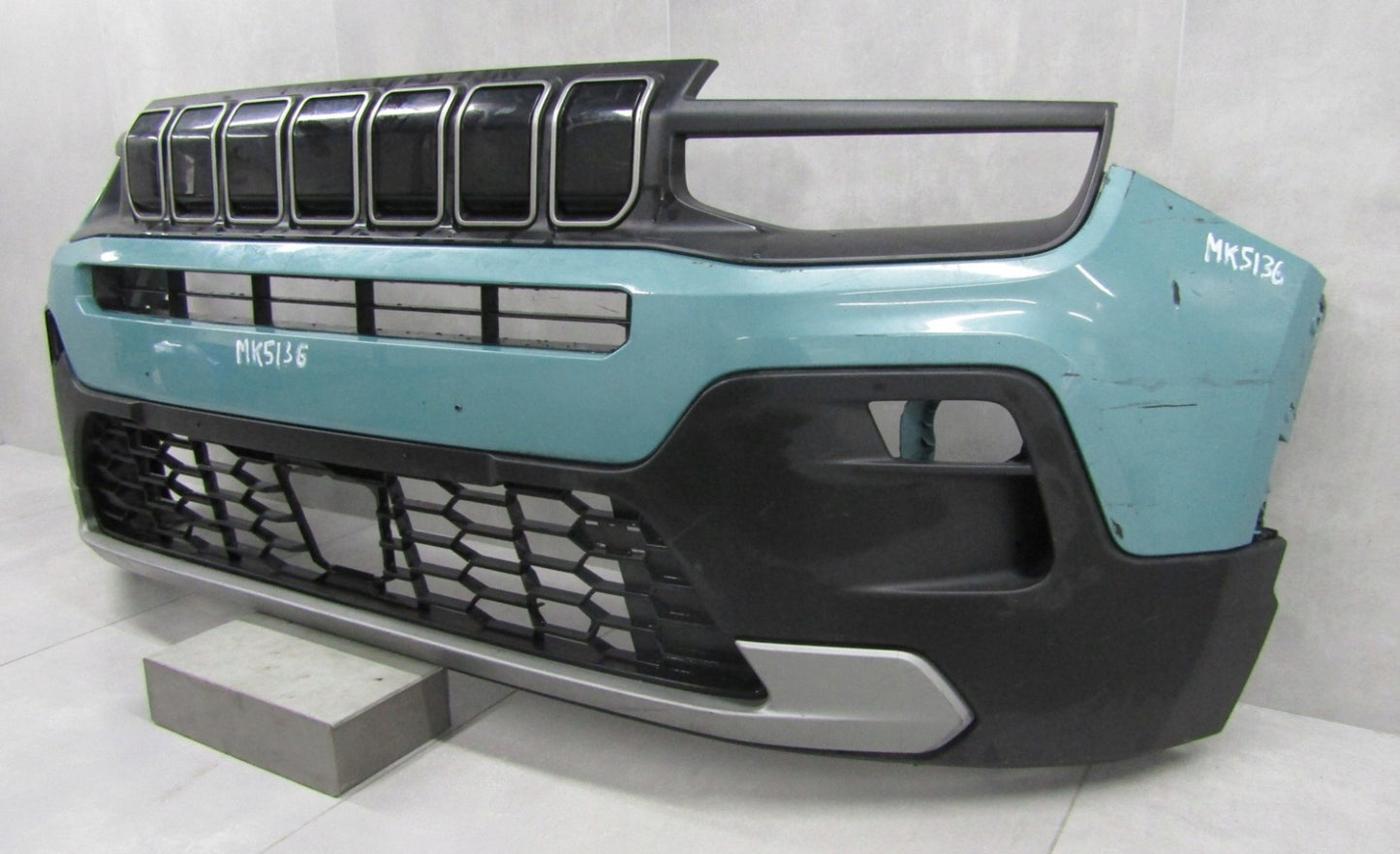 Zderzak przód przedni Jeep Avenger 23-