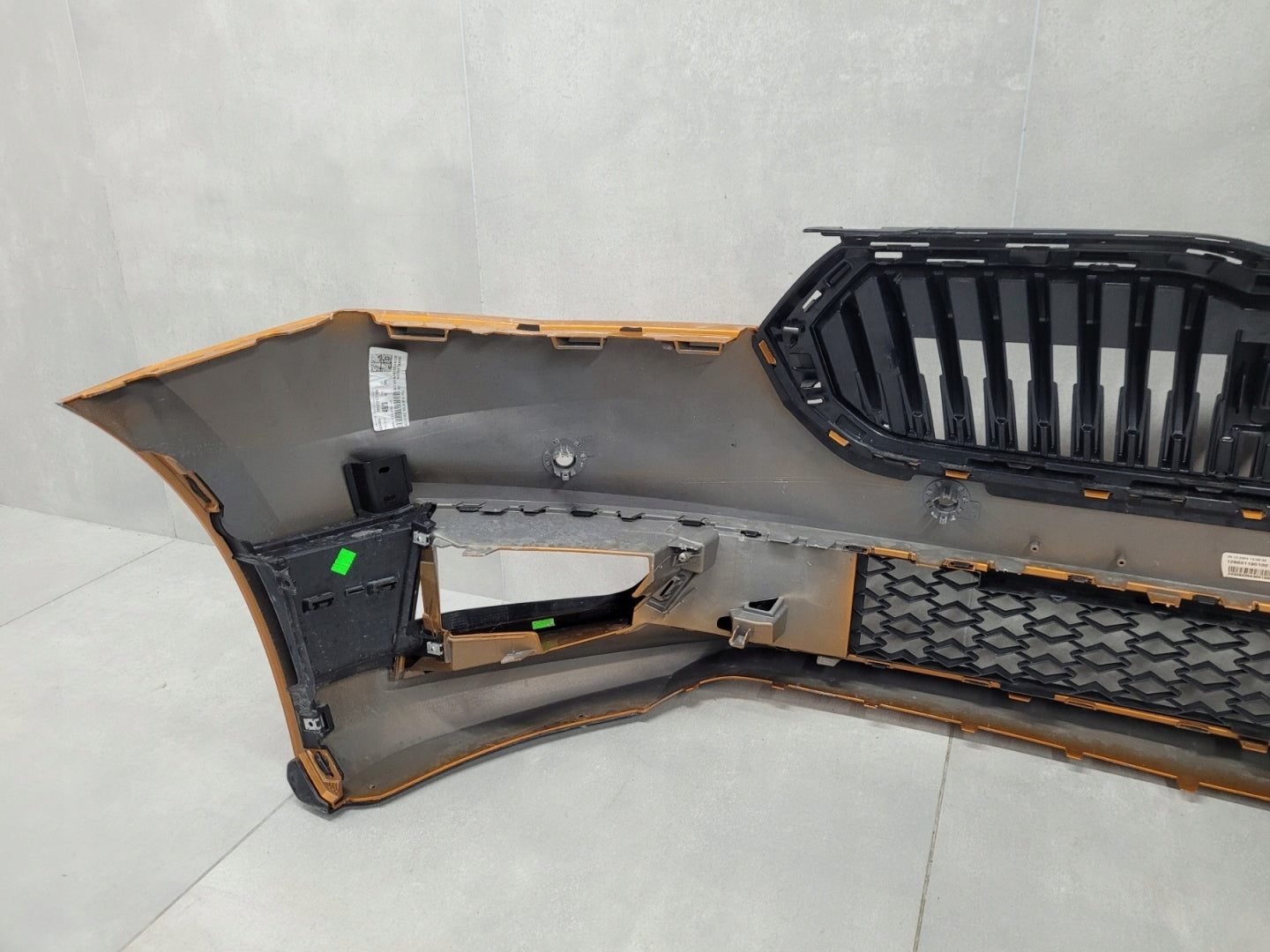 Parachoques delantero para Skoda Fabia IV 4 6VA Monte Carlo 21-