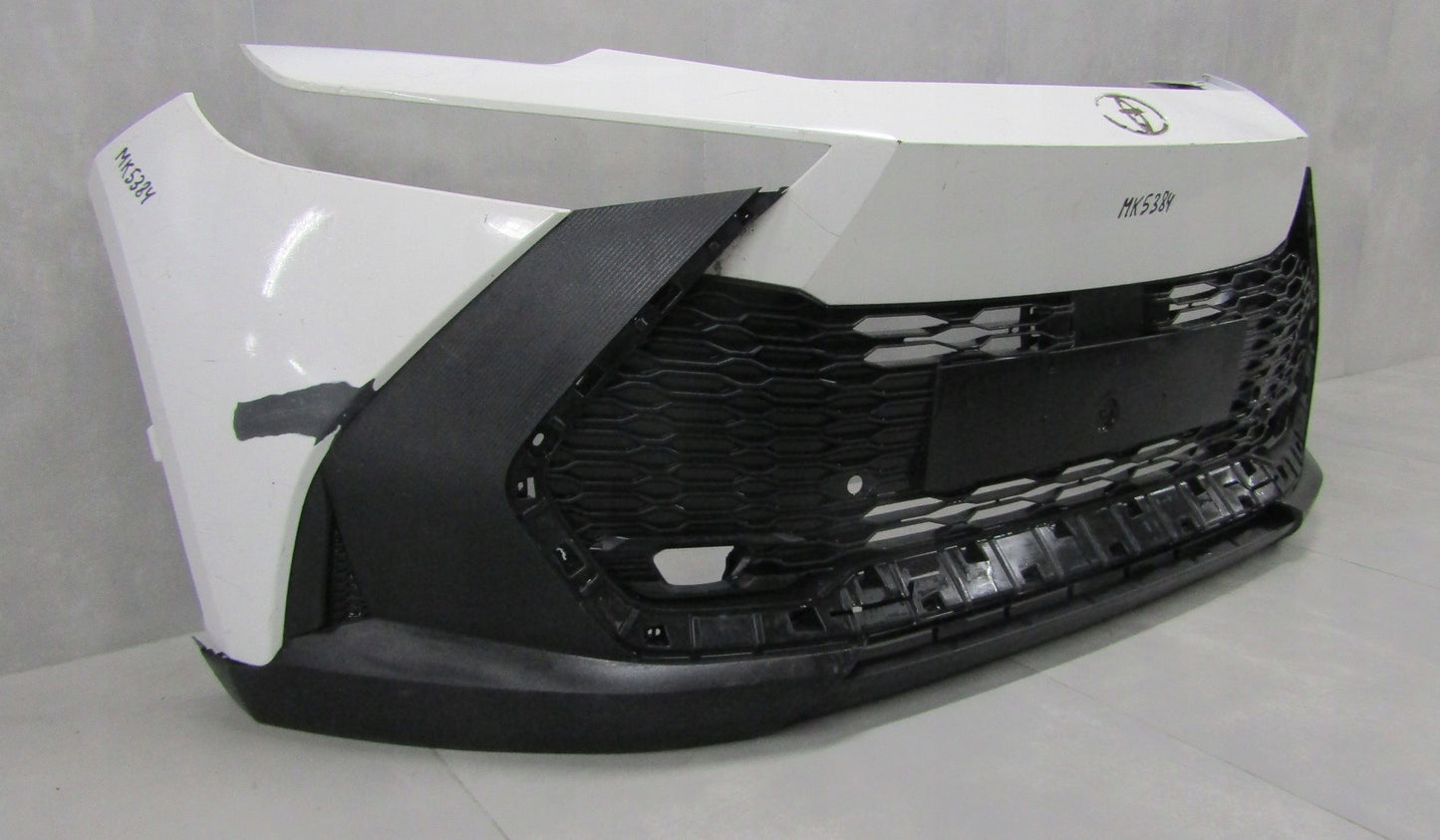 TOYOTA C-HR CHR II 23- Front Bumper (+ reinforcement)
