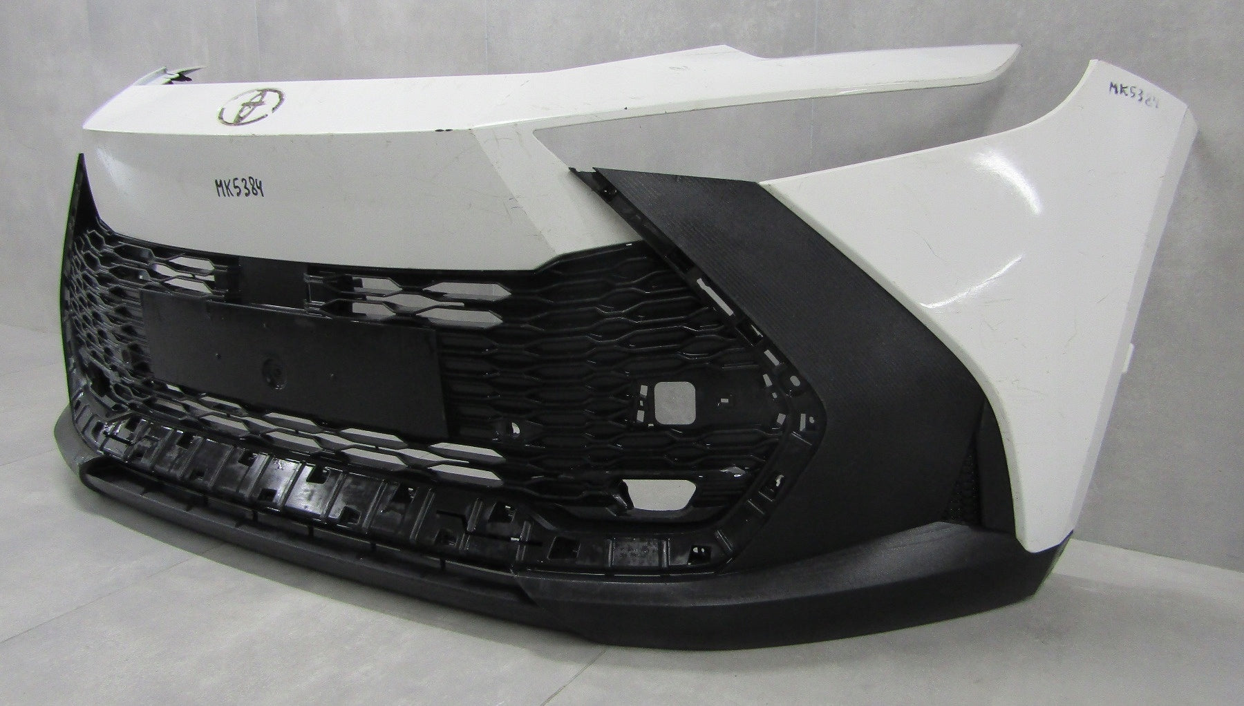 TOYOTA C-HR CHR II 23- Front Bumper (+ reinforcement)