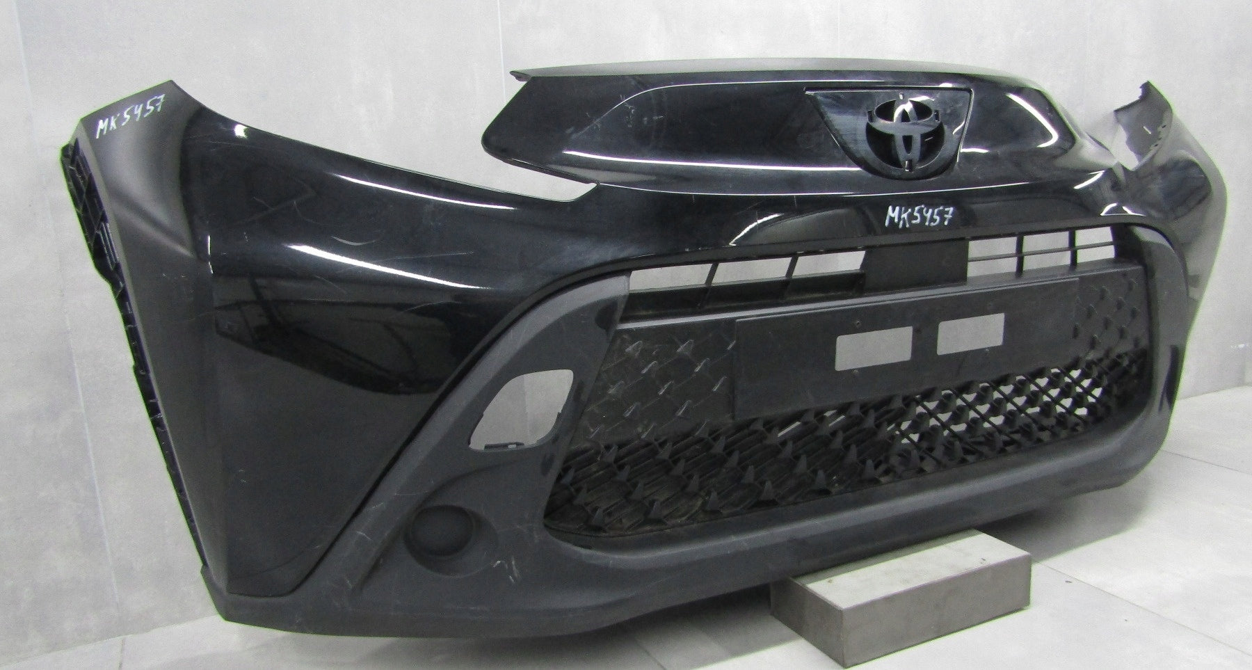 Front Bumper Toyota Aygo X 22- (+ reinforcement)