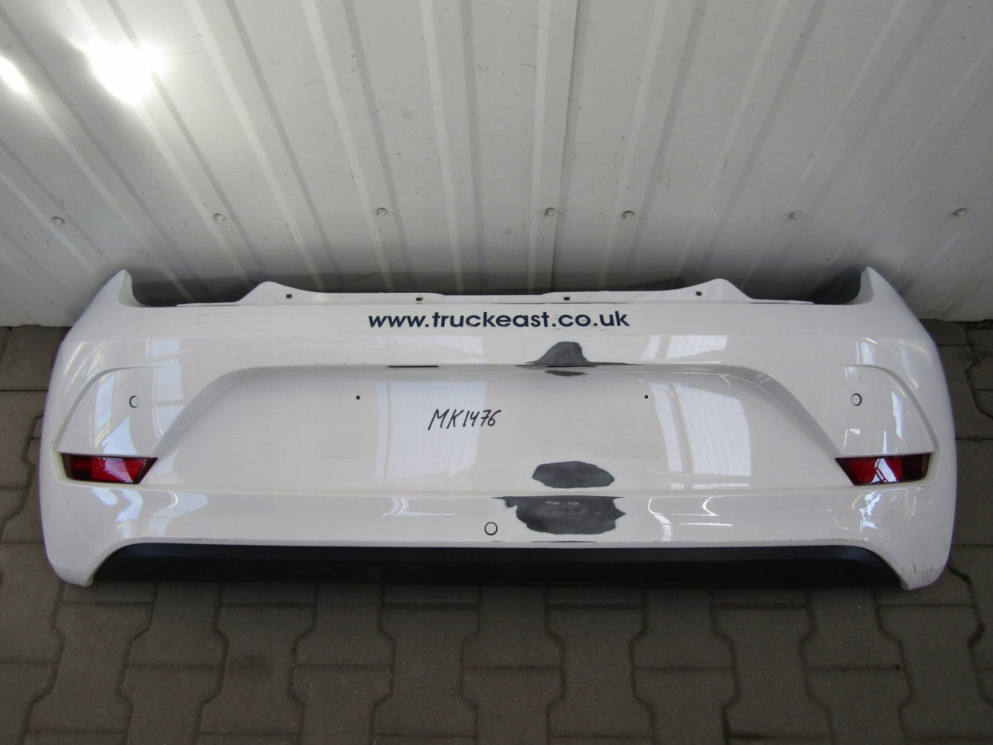 VW Up Lift Rear Bumper 16- (PDC)