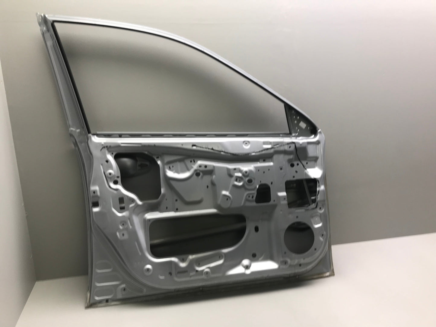 Subaru Legacy Mk5 Estate 2010-2016 Door Front Left Used ( with defect ) OEM: 60009AJ0309P