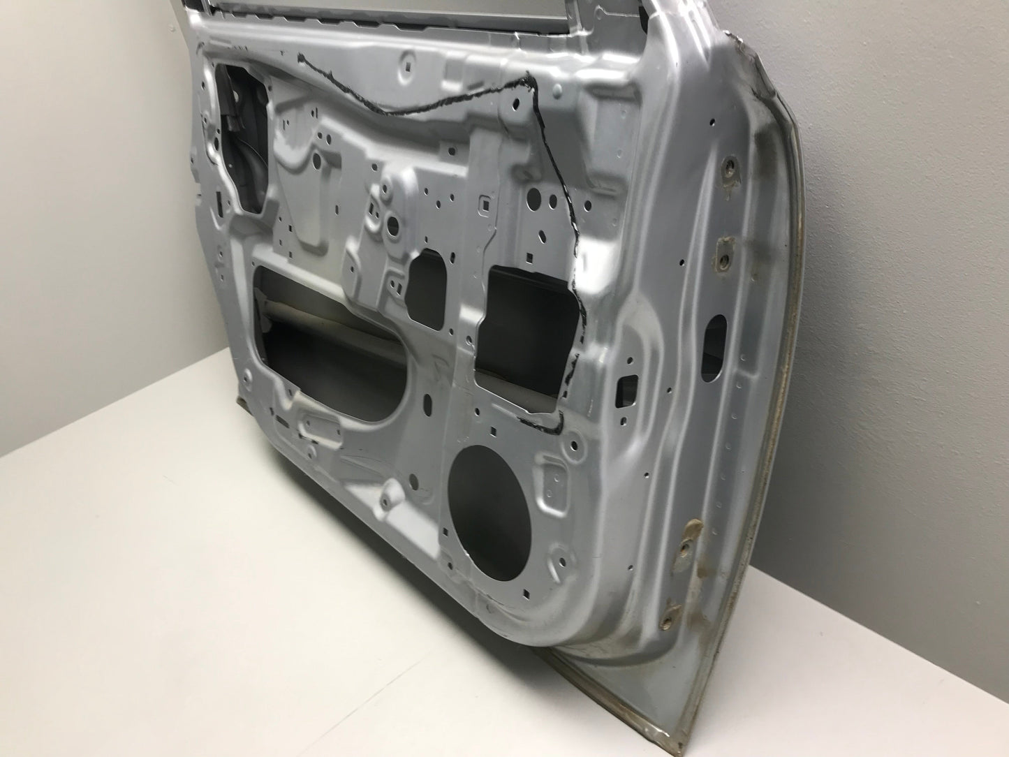 Subaru Legacy Mk5 Estate 2010-2016 Door Front Left Used ( with defect ) OEM: 60009AJ0309P