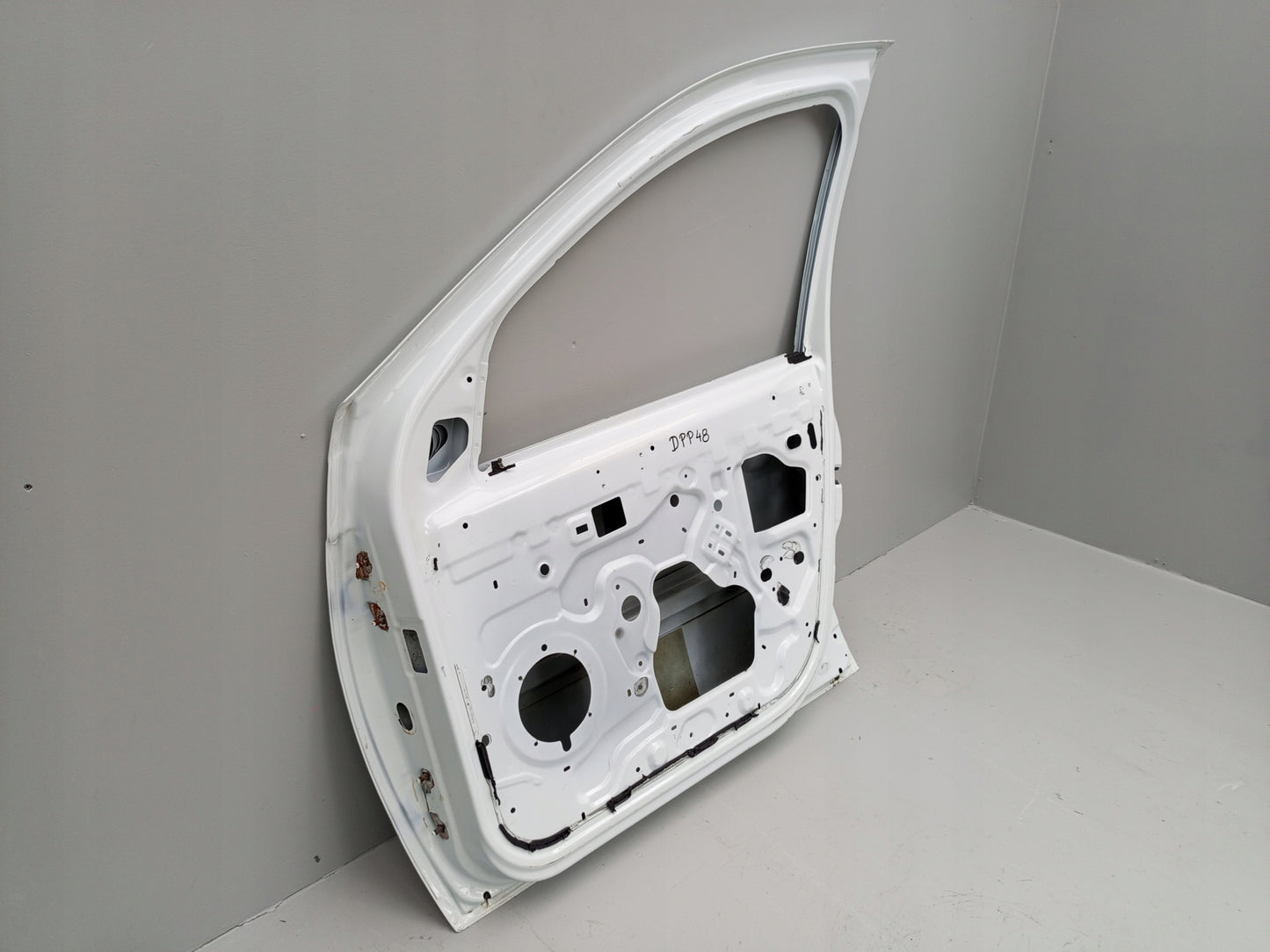 DACIA DUSTER I 1 2010- FRONT RIGHT DOOR PASSENGER SIDE