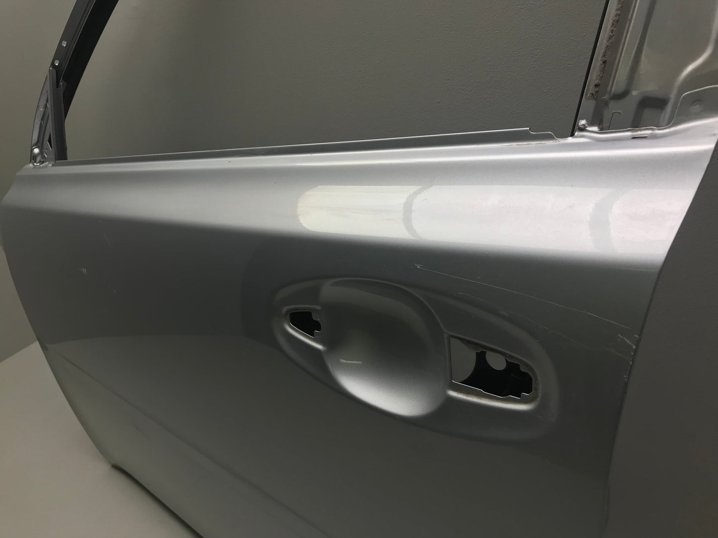 Subaru Legacy Mk5 Estate 2010-2016 Door Front Left Used ( with defect ) OEM: 60009AJ0309P