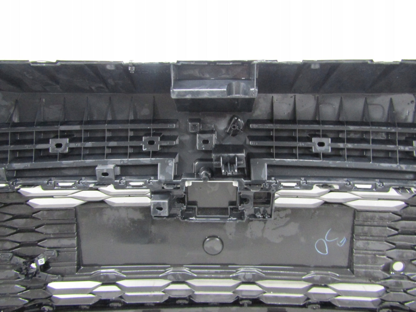 TOYOTA C-HR CHR II 23- Front Bumper (+ reinforcement)