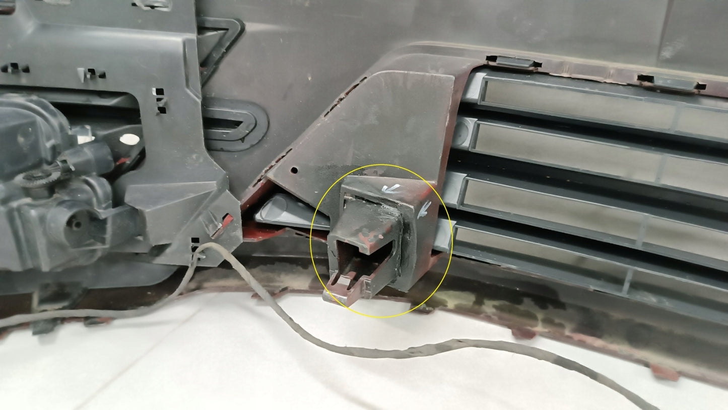 Pare-chocs avant VW Caddy 2K5 III 2ème lifting 15-20 / + feux de brouillard + faisceau