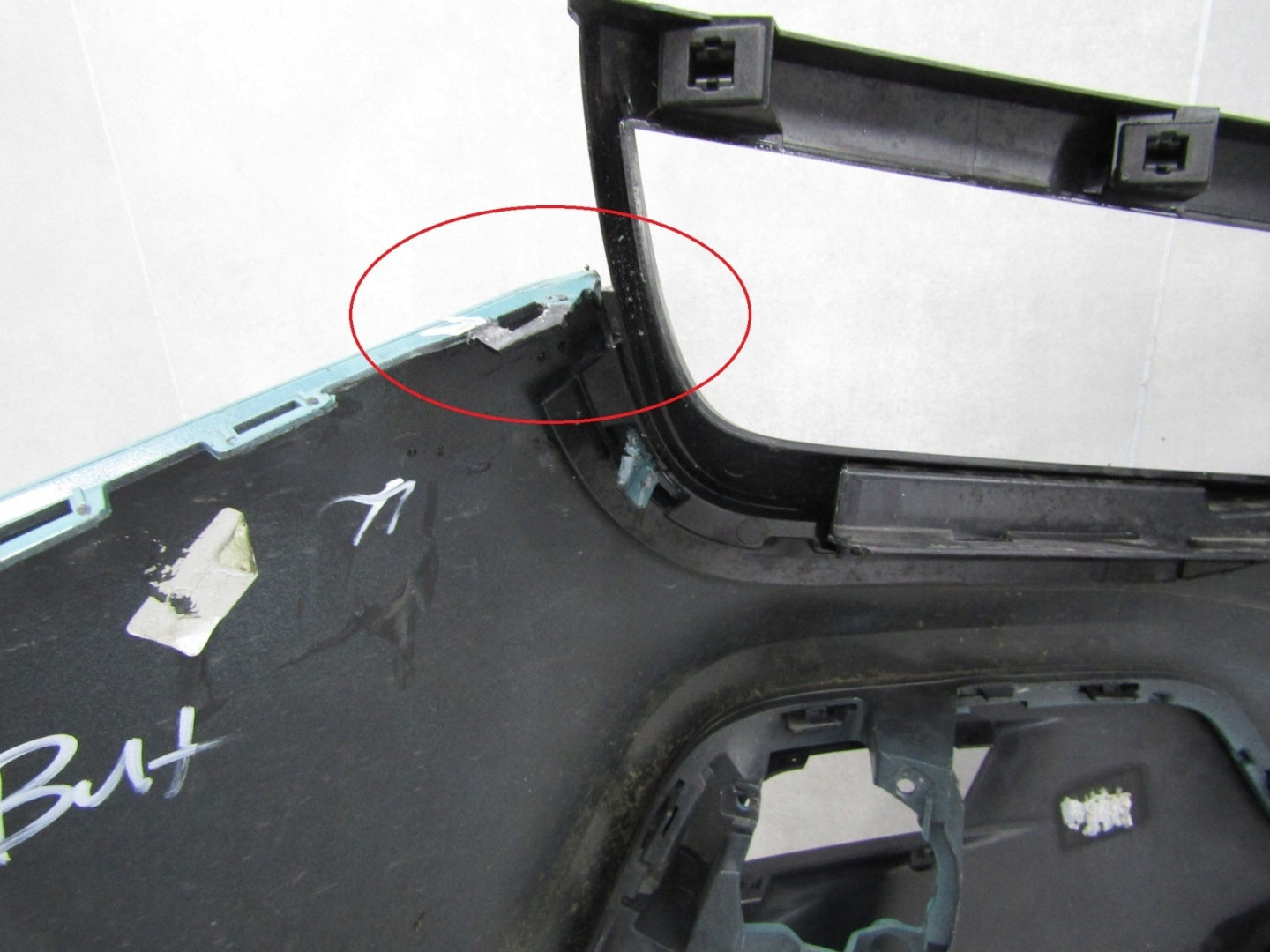 Zderzak przód przedni Jeep Avenger 23-