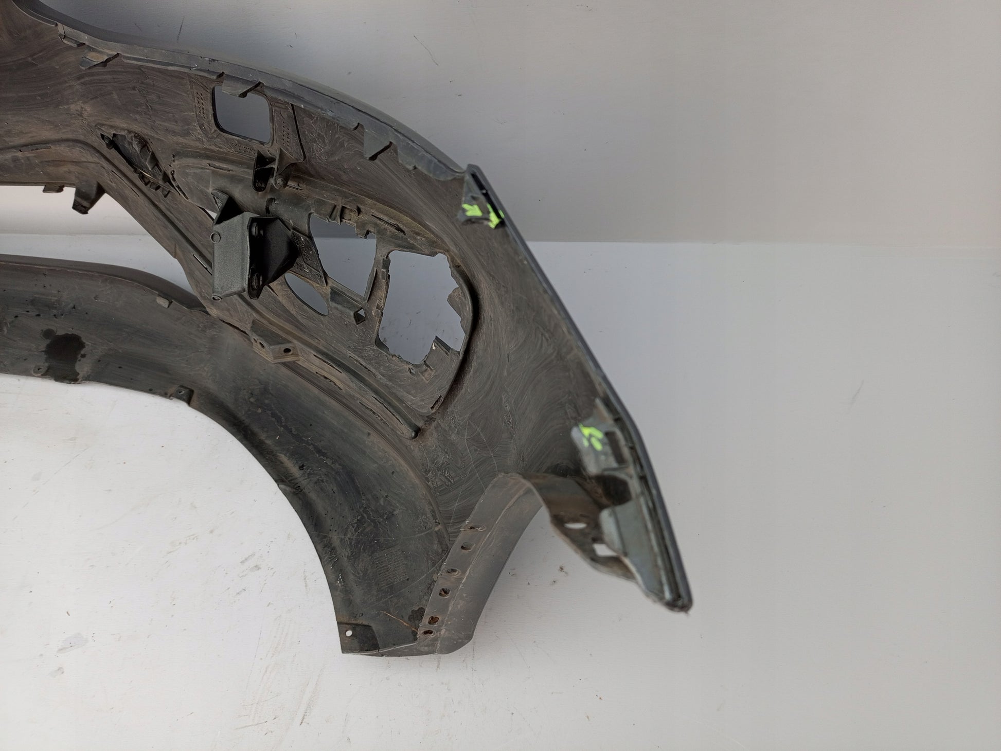 VOLVO XC60 I LIFT R-DESIGN 2013- FRONT BUMPER 31383105