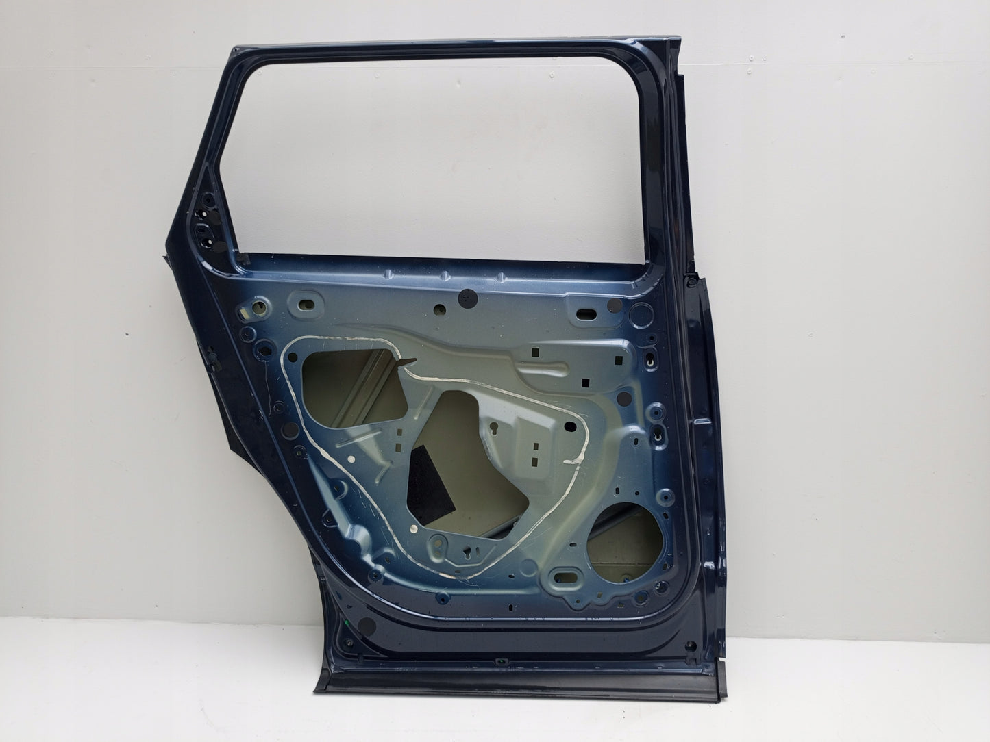 PEUGEOT 5008 II 2 2016- Kreisās aizmugurējās durvis