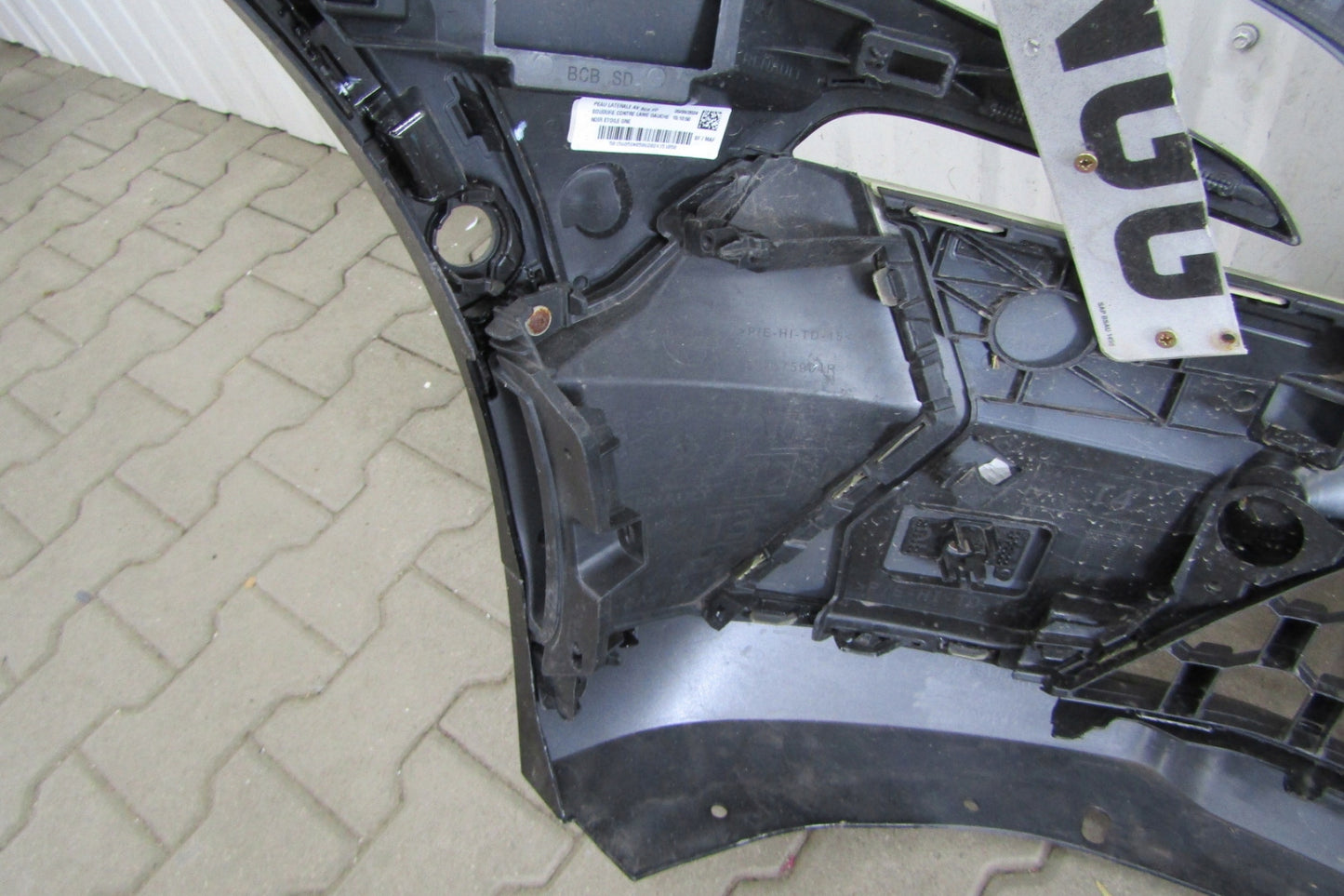 Front Bumper RENAULT MEGANE 5 E-TECH 22-