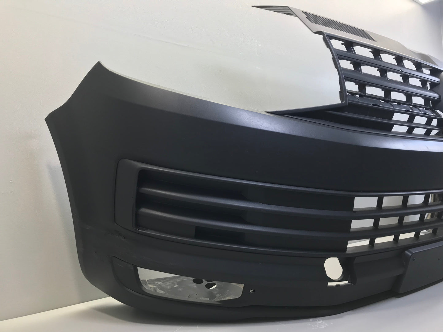 Volkswagen Transporter T6 2015- Front Bumper OEM: 7E0807221D