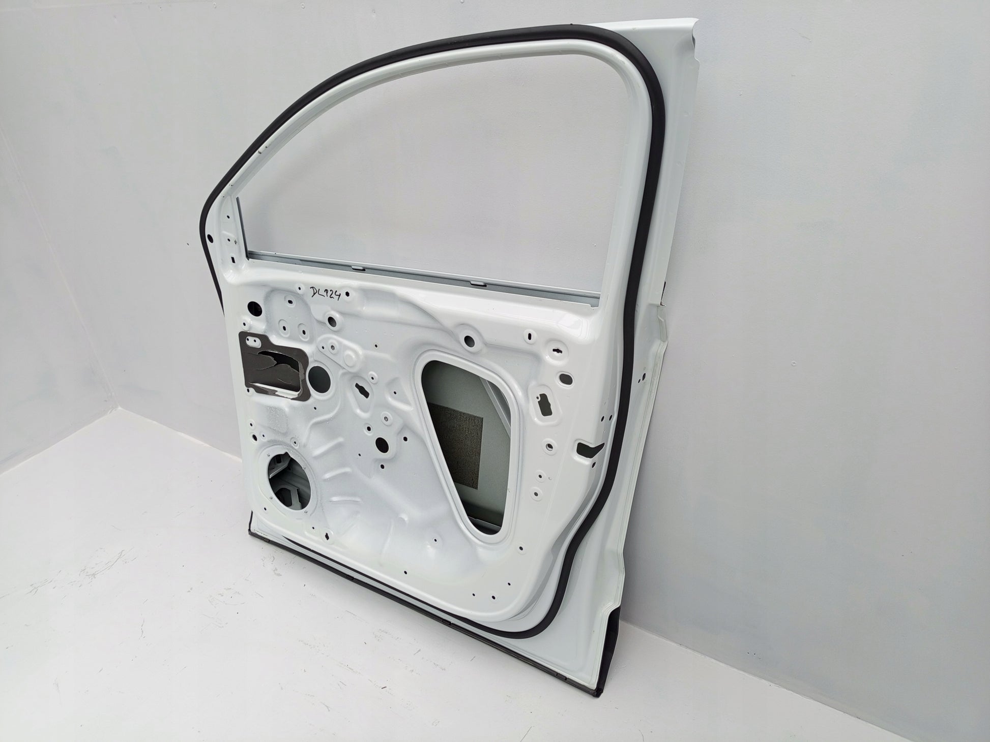 SEAT ATECA 575 2016- FRONT RIGHT DOOR PASSENGER SIDE 575831312