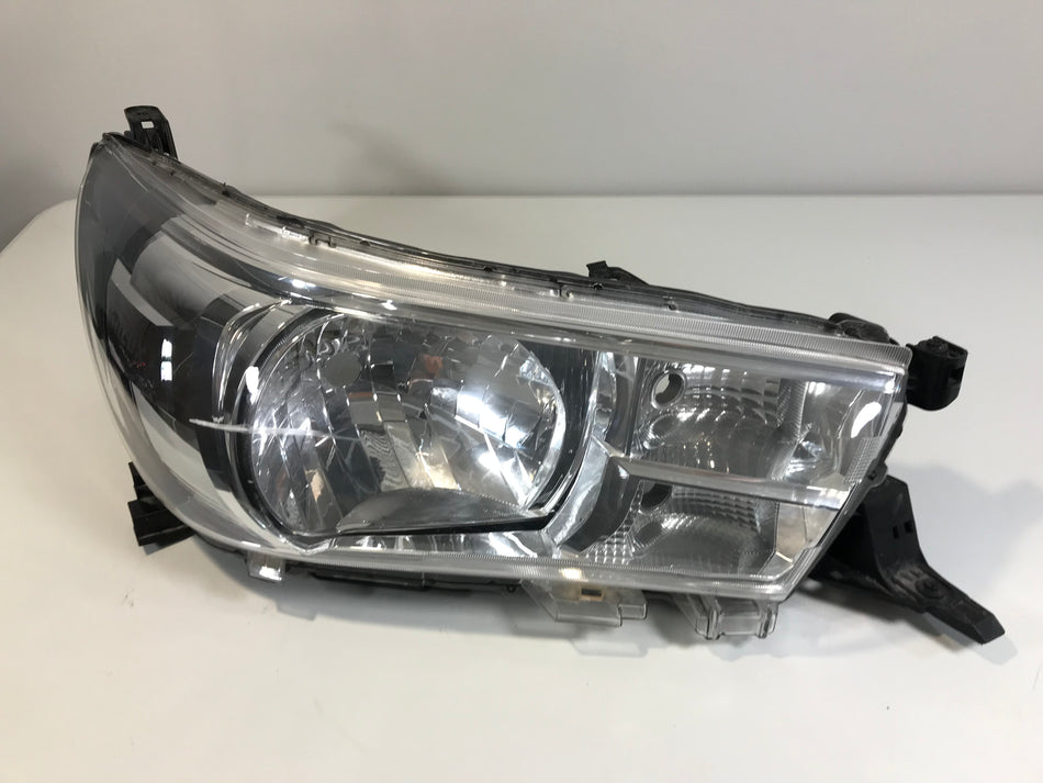 Toyota Hilux 2015-2020 Front Headlight Right Side 811100K791, 92332100  ( LHD )