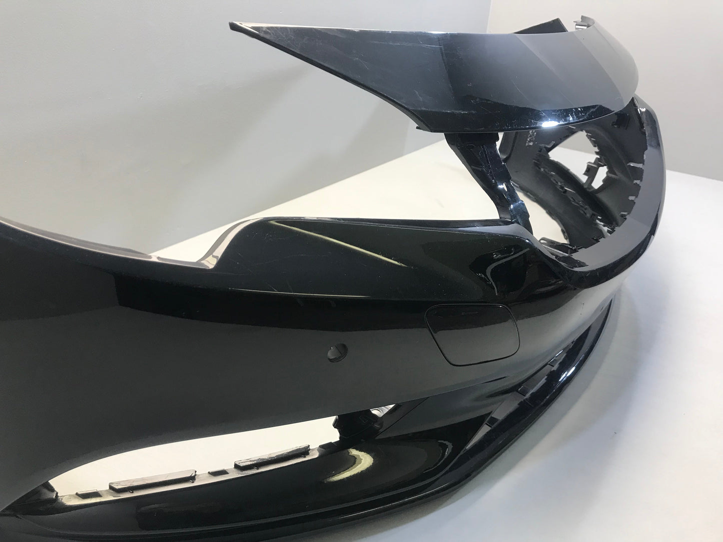 Opel / Vauxhall Astra K 2015- Front Bumper Used Genuine OEM: 39052730  /  39017250  /  2167857