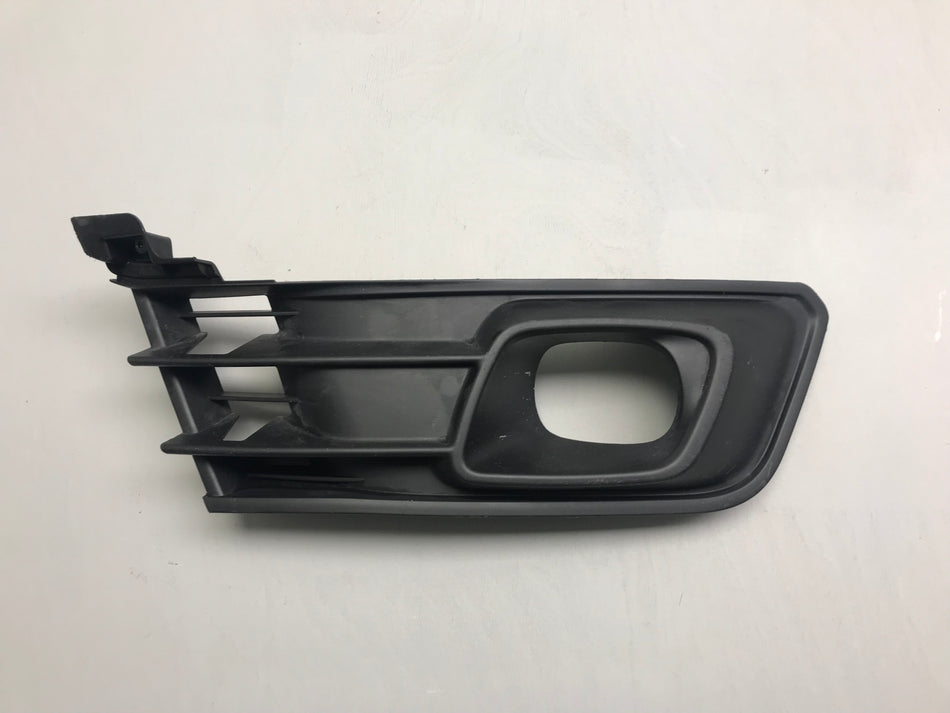 Renault Captur 2018 Front Bumper Right Foglight Grille OEM: 261A26931R