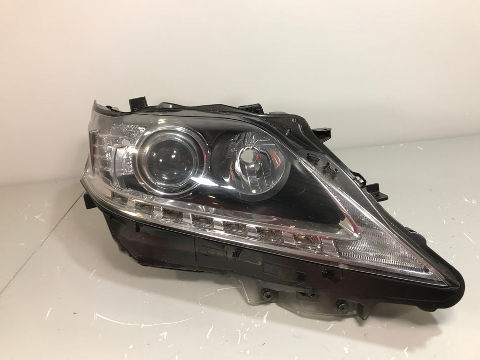 Lexus RX III 2012-2015 Headlight Right Side Front Used LHD ( with defect ) OEM: UPMD60GF20 / PAMXD6GF50 / PPTD30